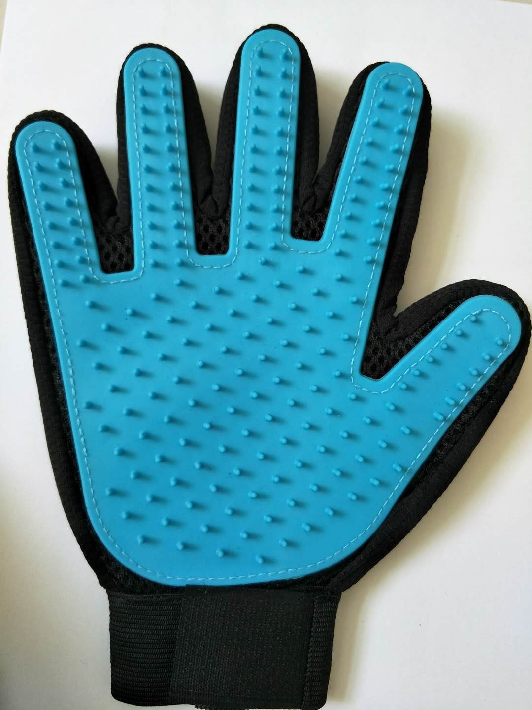 Gentle Touch Pet Grooming Gloves - Waggley Tails